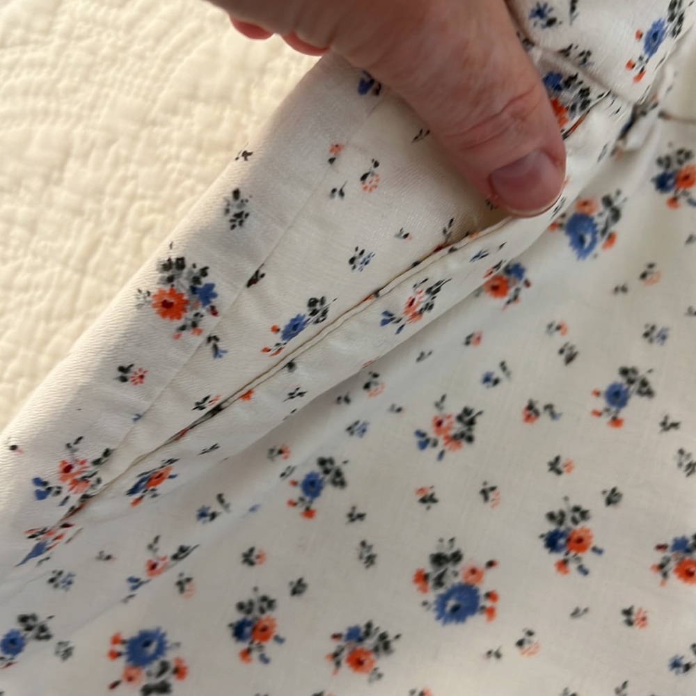 LOFT Riviera Shorts In Floral size 6 - Picture 4 of 8